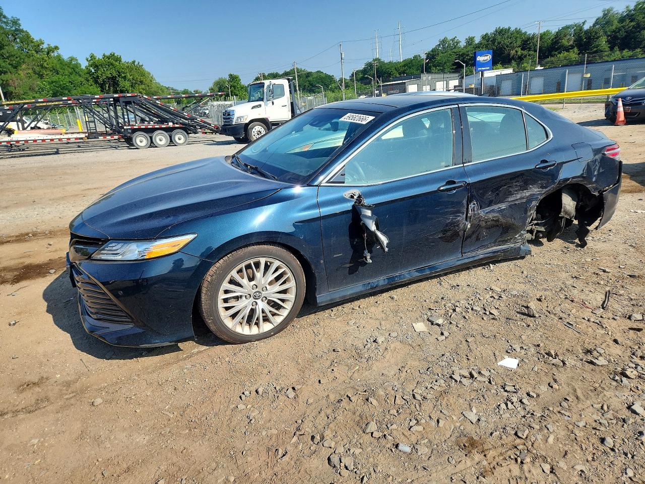 2018 TOYOTA CAMRY XLE