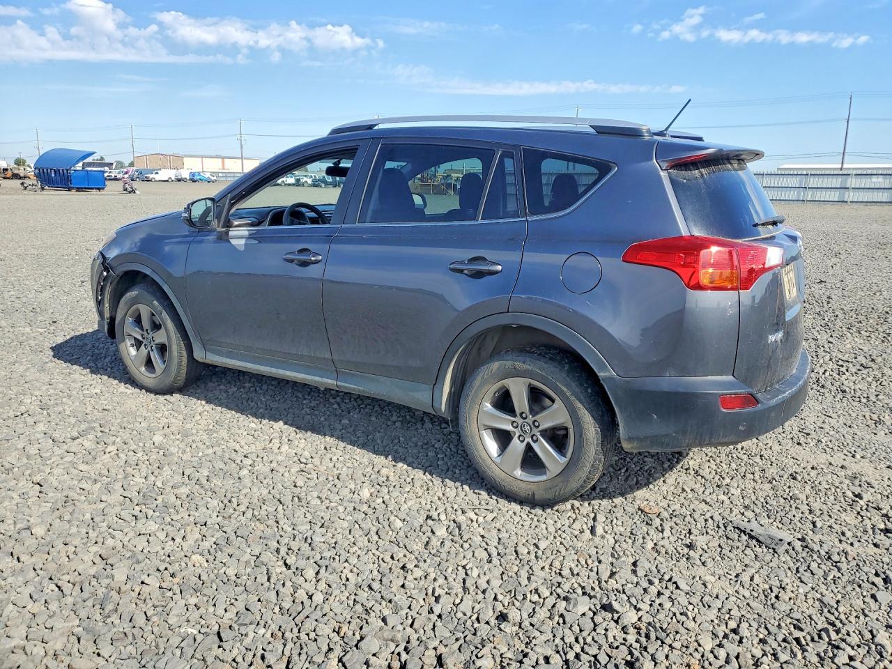2015 TOYOTA RAV4 XLE — снимка 2