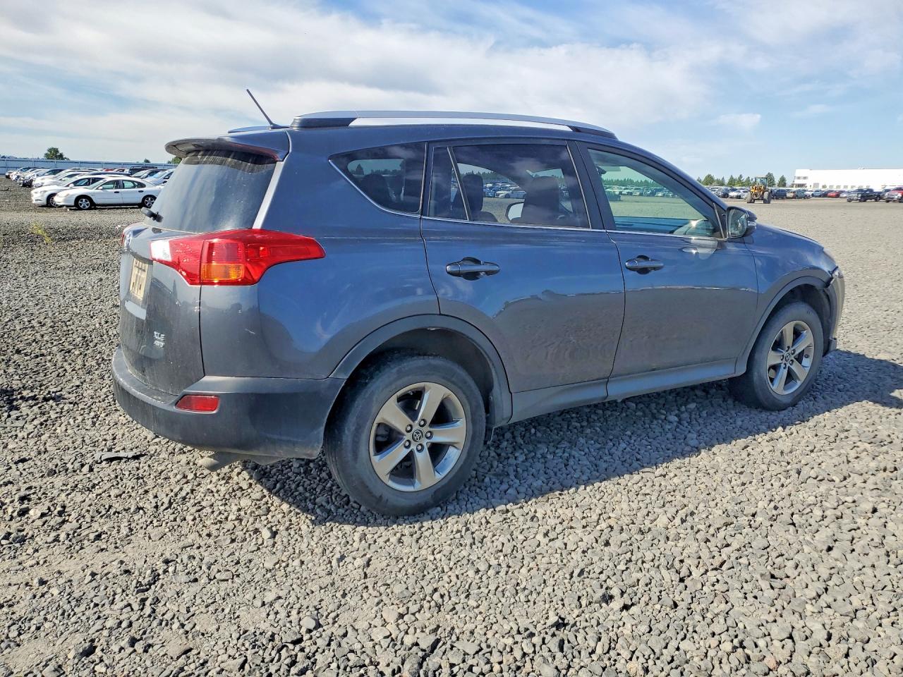 2015 TOYOTA RAV4 XLE — снимка 3