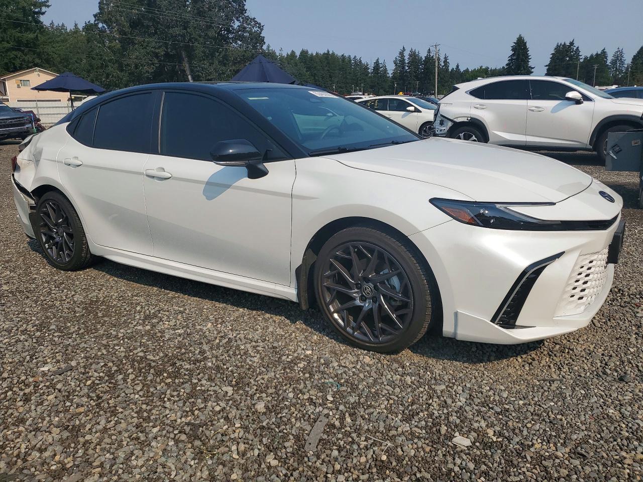 2025 TOYOTA CAMRY XSE — снимка 4