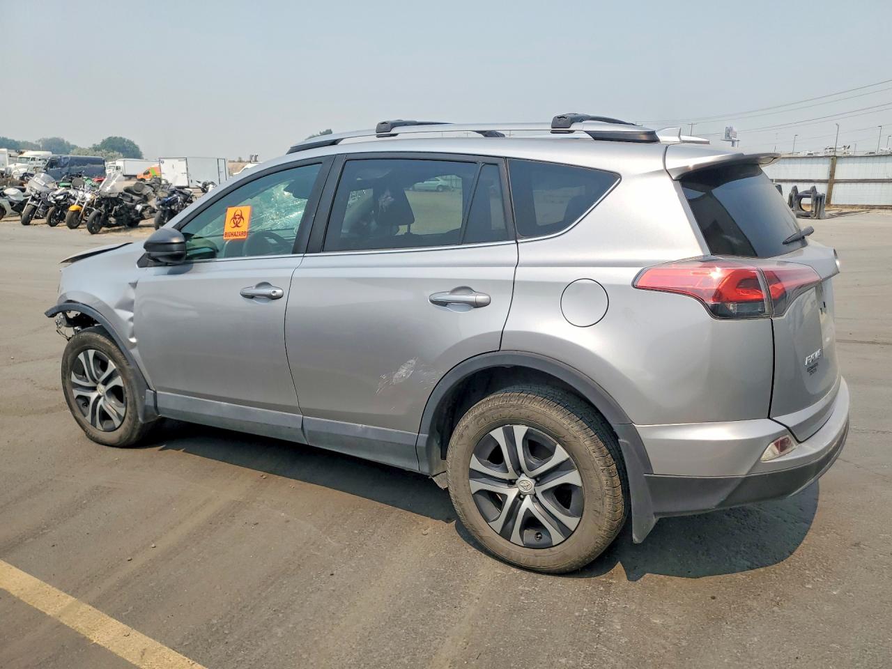 2017 TOYOTA RAV4 LE — снимка 2