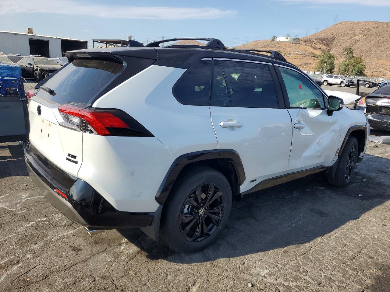 2024 TOYOTA RAV4 XSE — снимка 3
