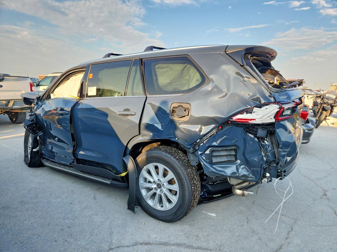2026 TOYOTA GRAND HIGHLANDER XLE — снимка 2