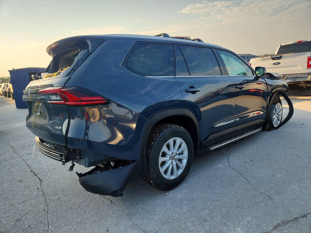 2026 TOYOTA GRAND HIGHLANDER XLE — снимка 3