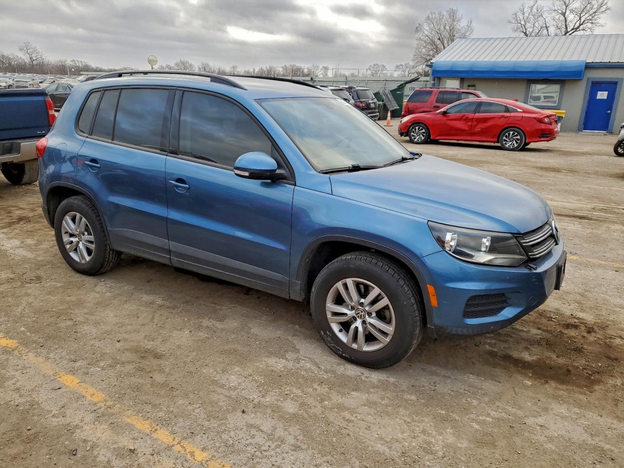 2017 VOLKSWAGEN TIGUAN S — снимка 4