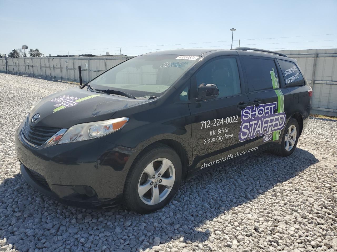 2017 TOYOTA SIENNA LE
