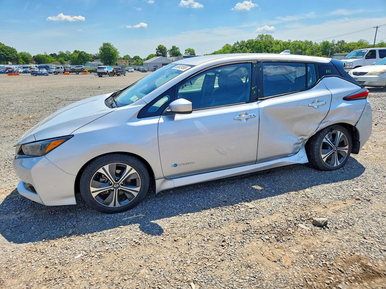 2018 NISSAN LEAF SV