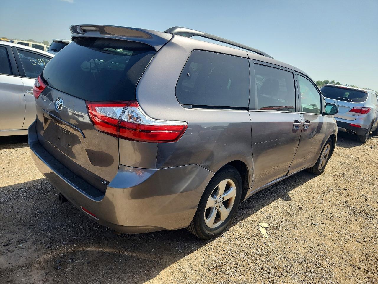 2015 TOYOTA SIENNA LE — снимка 3