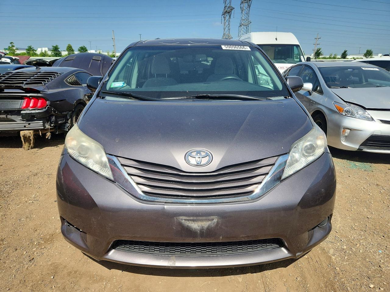 2015 TOYOTA SIENNA LE — снимка 5