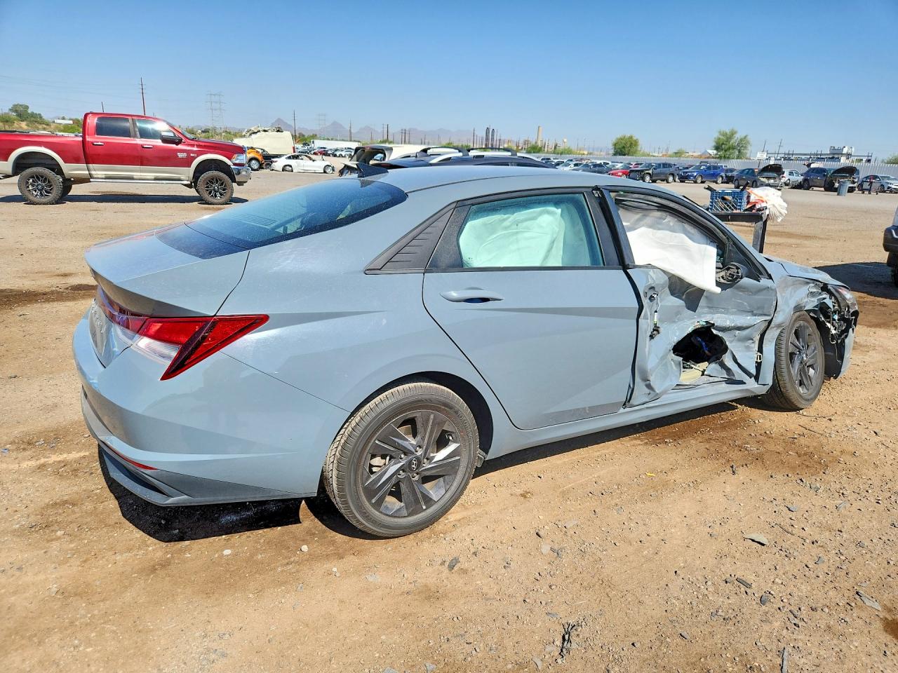2022 HYUNDAI ELANTRA SEL — снимка 3