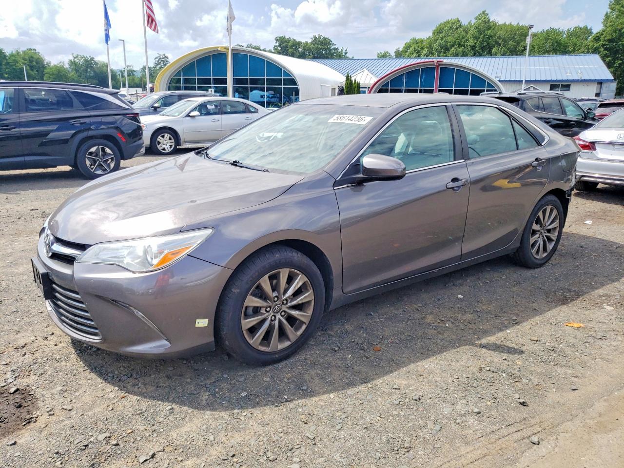 2016 TOYOTA CAMRY XLE