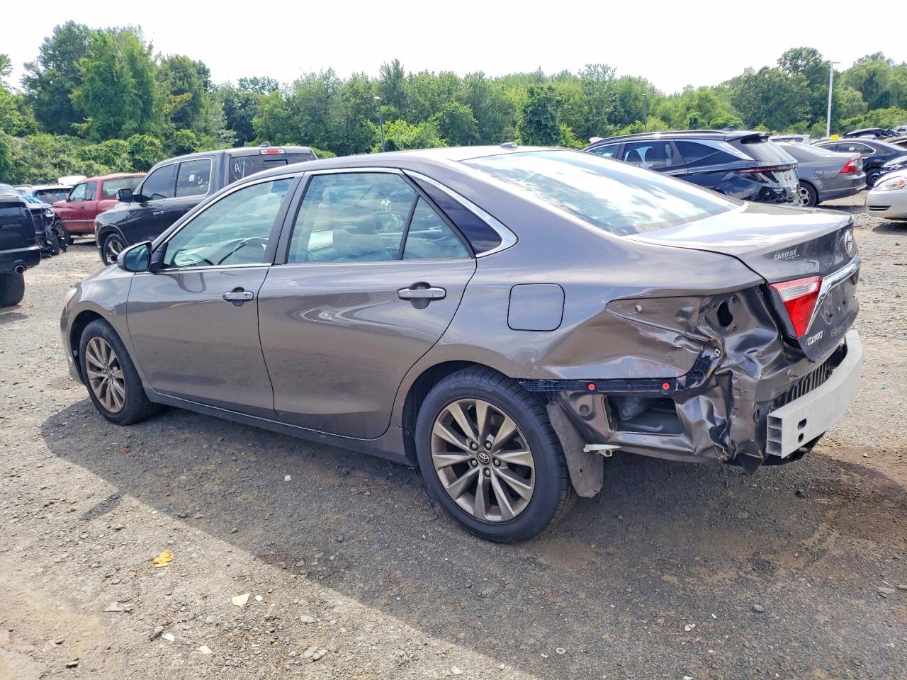 2016 TOYOTA CAMRY XLE — снимка 2