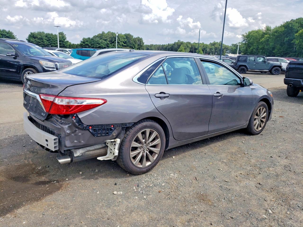2016 TOYOTA CAMRY XLE — снимка 3