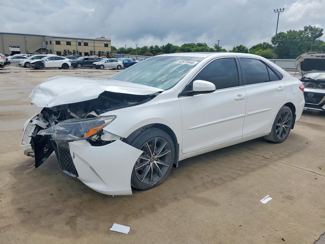 2016 TOYOTA CAMRY XSE