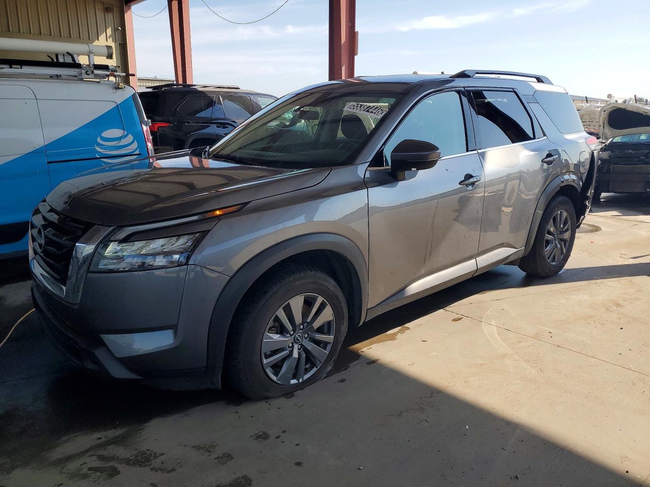 2024 NISSAN PATHFINDER SV