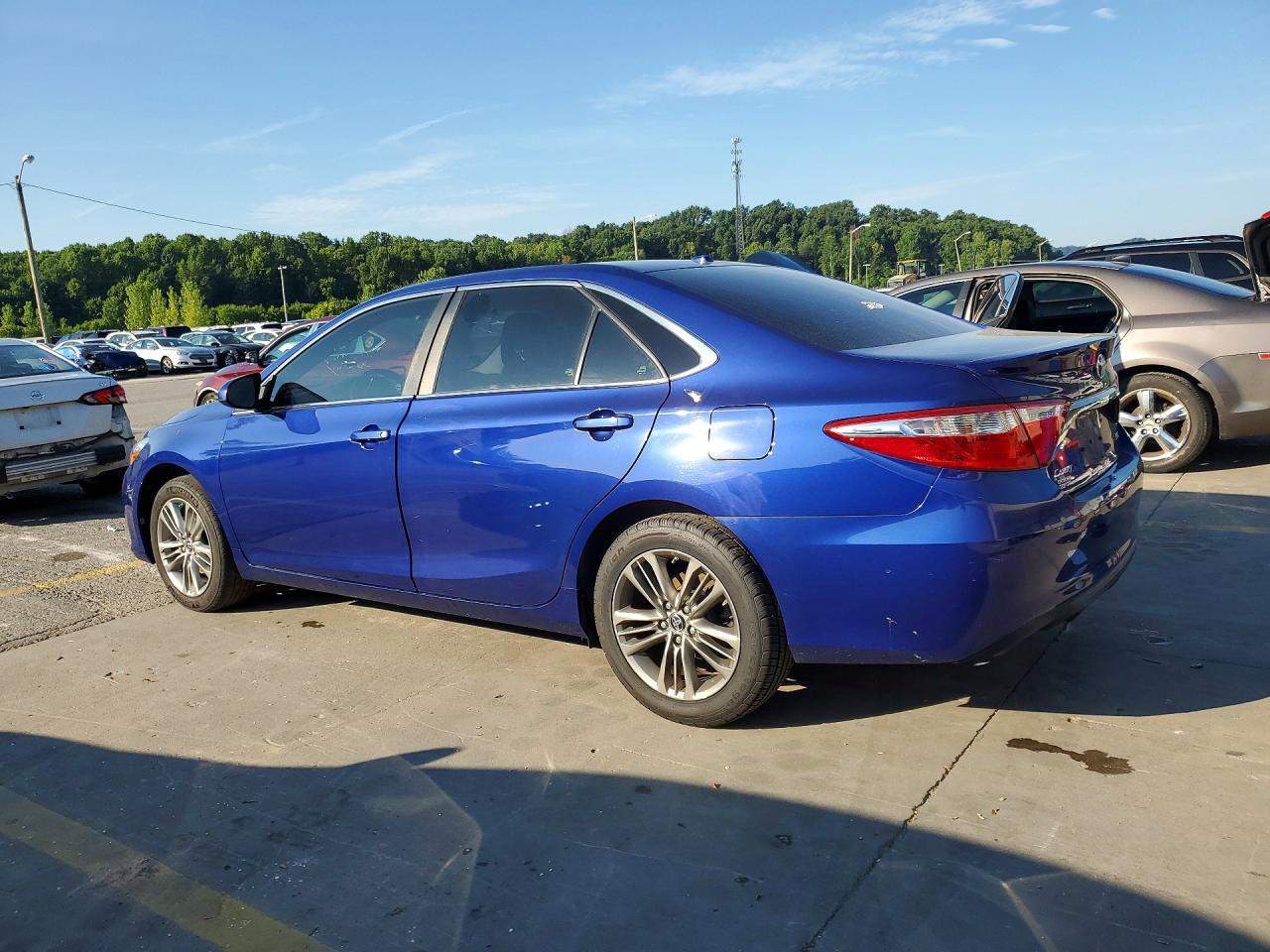 2015 TOYOTA CAMRY SE — снимка 2