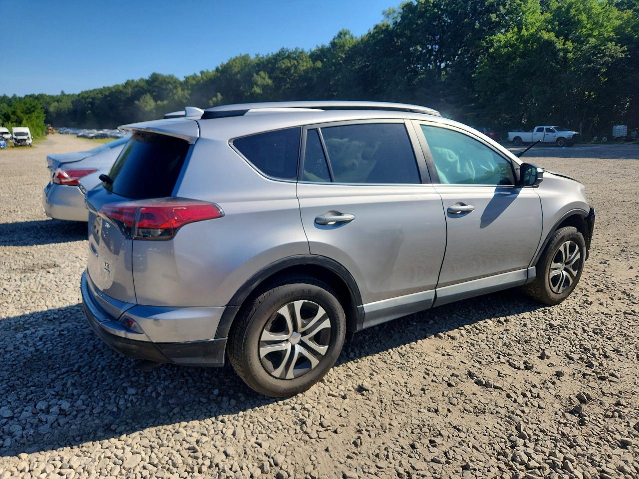 2017 TOYOTA RAV4 LE — снимка 3