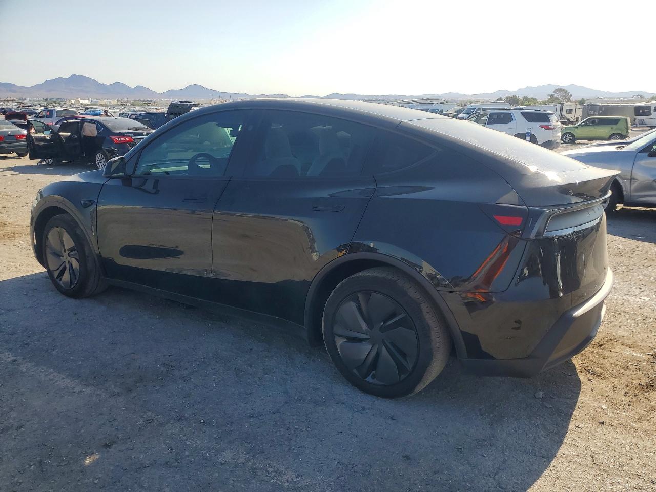 2026 TESLA MODEL Y — снимка 2