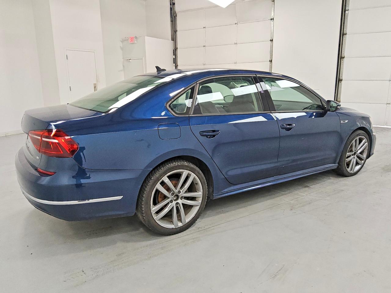 2018 VOLKSWAGEN PASSAT S/R-LINE — снимка 3
