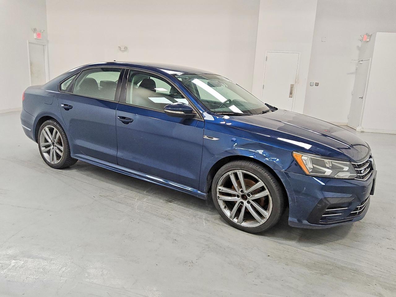 2018 VOLKSWAGEN PASSAT S/R-LINE — снимка 4