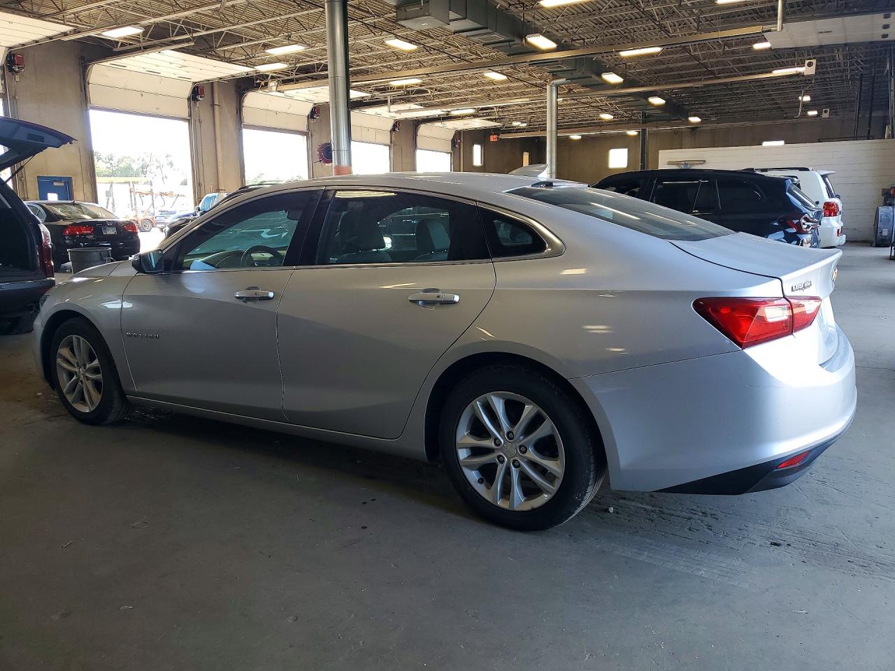 2017 CHEVROLET MALIBU LT — снимка 2