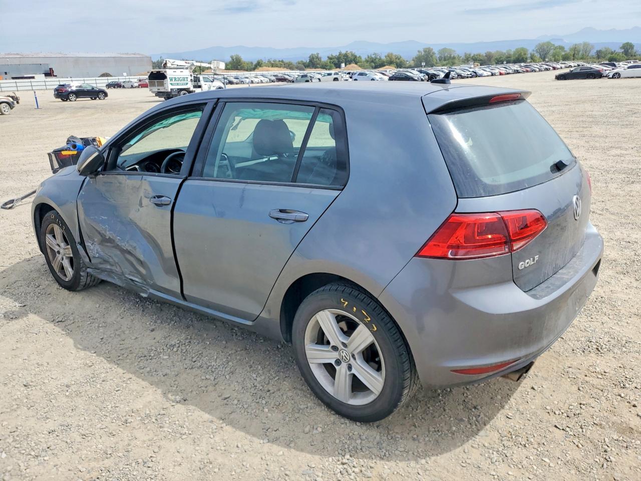 2017 VOLKSWAGEN GOLF S — снимка 2