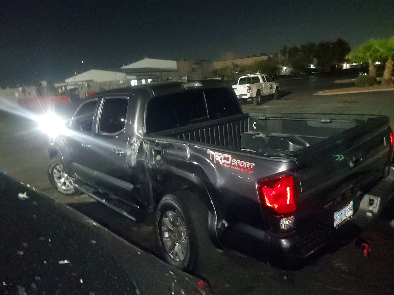 2019 TOYOTA TACOMA TRD SPORT — снимка 2