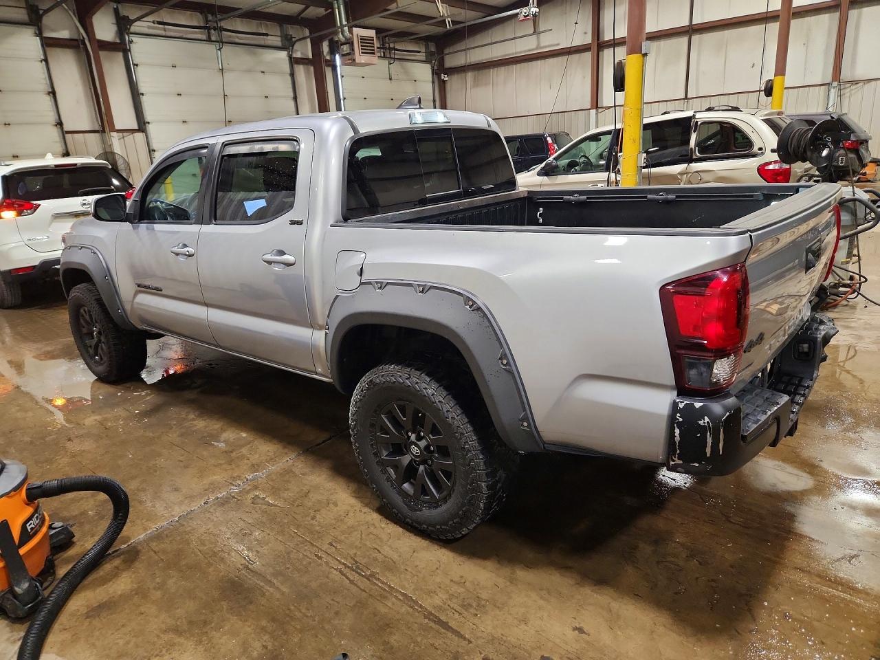 2022 TOYOTA TACOMA SR5 V6 — снимка 2