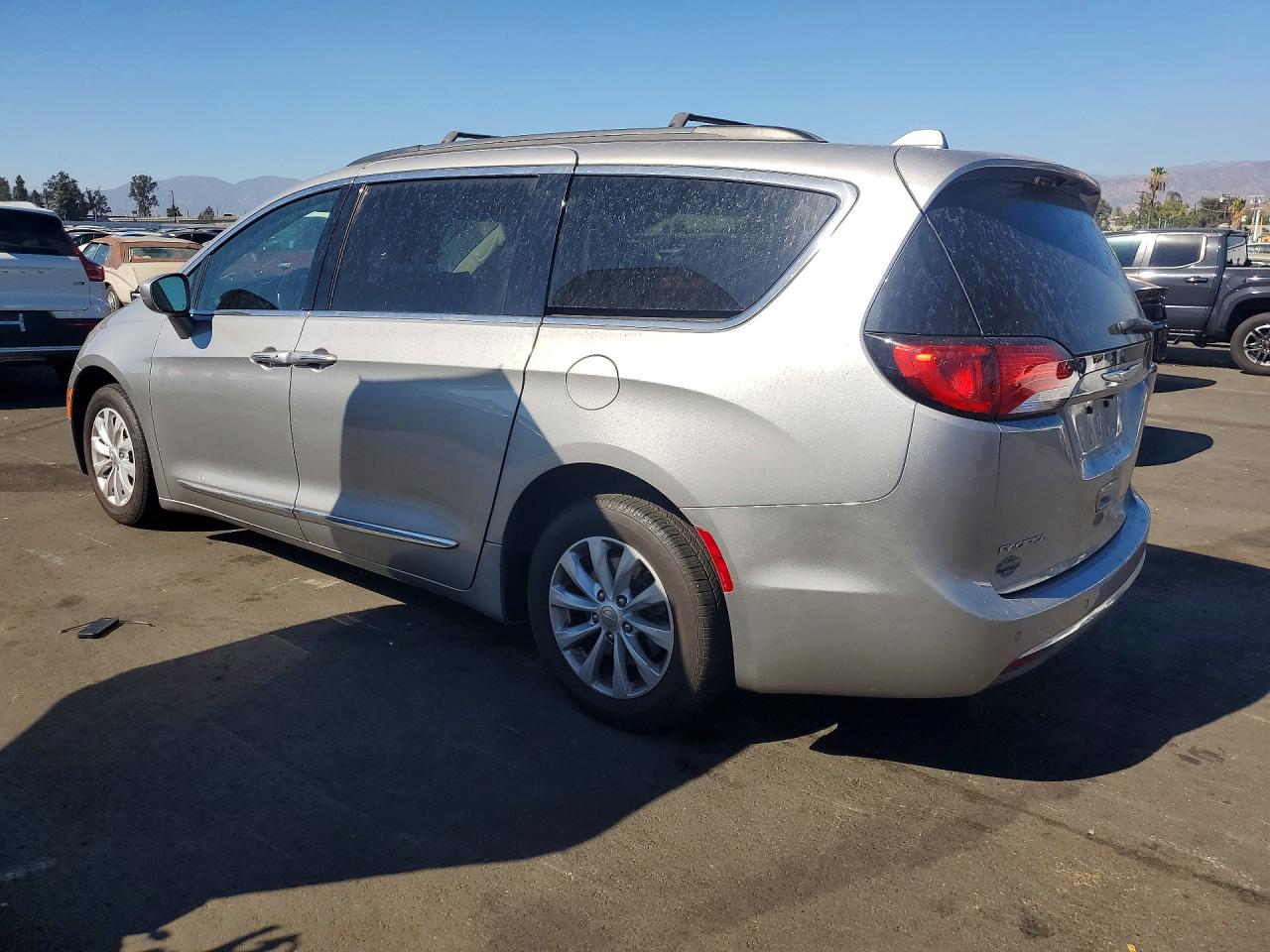 2017 CHRYSLER PACIFICA TOURING L — снимка 2
