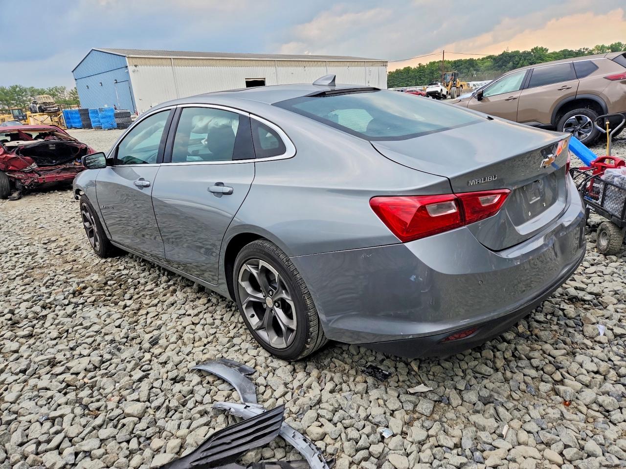 2024 CHEVROLET MALIBU LT — снимка 2