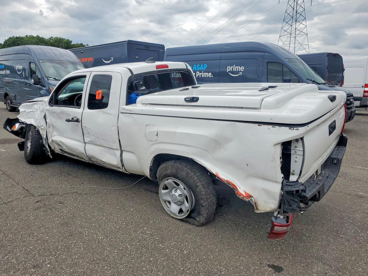 2022 TOYOTA TACOMA SR — снимка 2