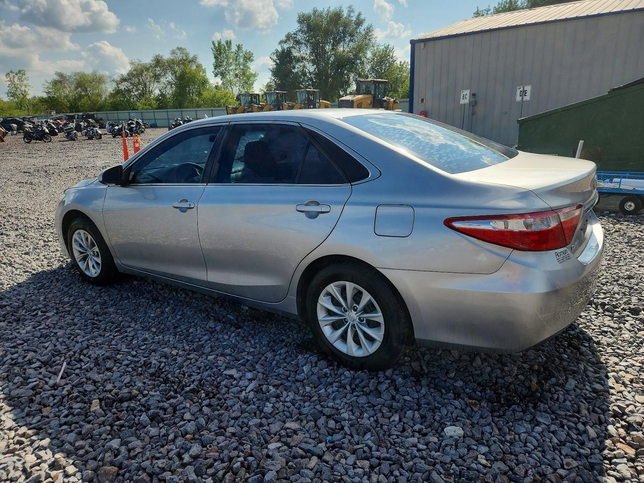 2015 TOYOTA CAMRY LE — снимка 2