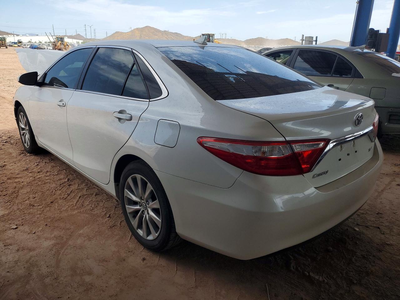 2017 TOYOTA CAMRY XLE — снимка 2