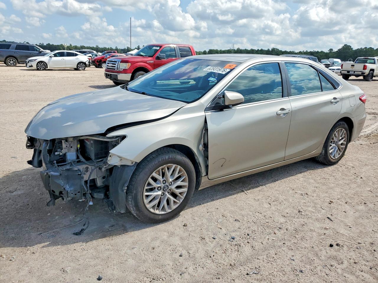2016 TOYOTA CAMRY LE