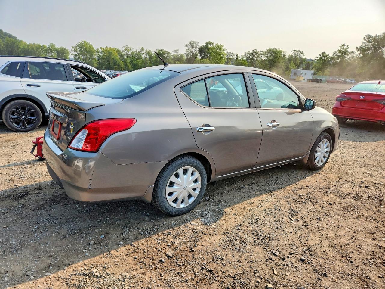 2017 NISSAN VERSA 1.6 SV — снимка 3