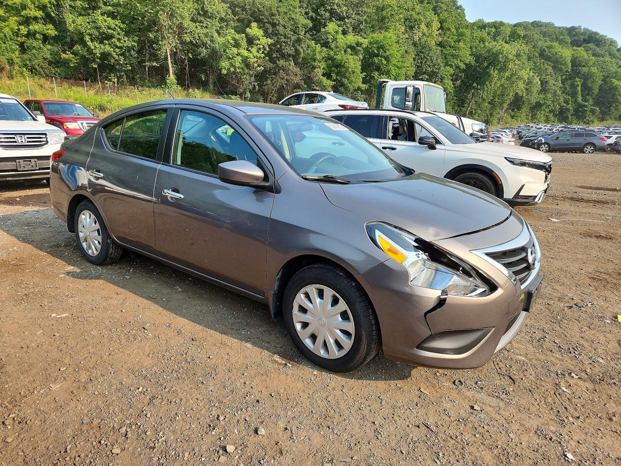 2017 NISSAN VERSA 1.6 SV — снимка 4