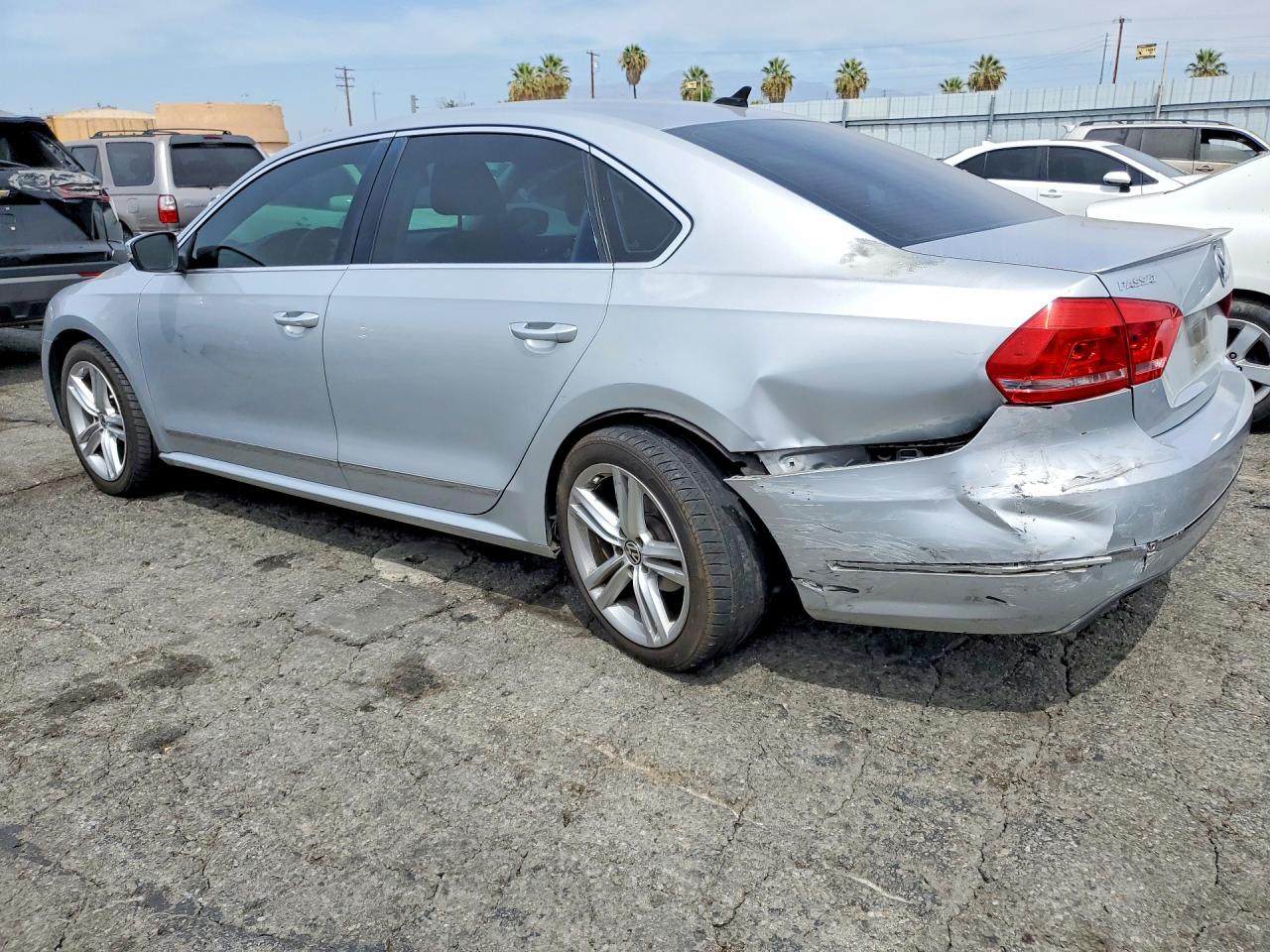 2015 VOLKSWAGEN PASSAT 4D 2WD — снимка 2