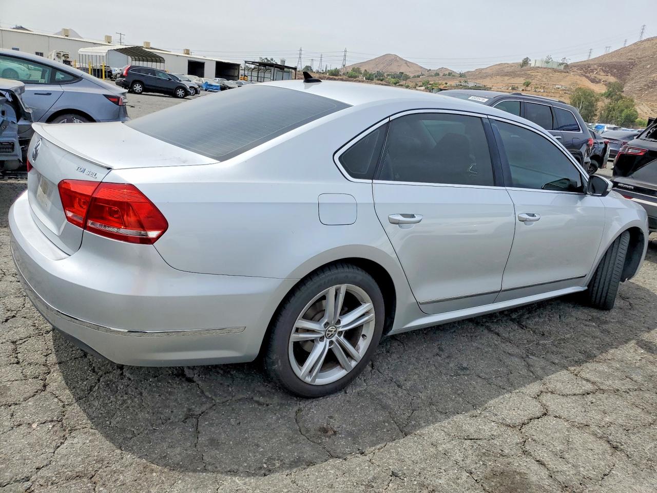 2015 VOLKSWAGEN PASSAT 4D 2WD — снимка 3