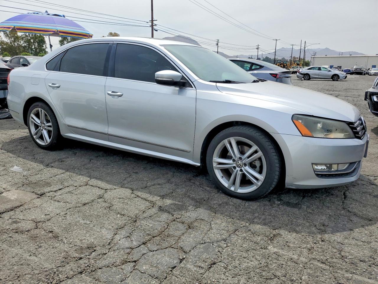 2015 VOLKSWAGEN PASSAT 4D 2WD — снимка 4