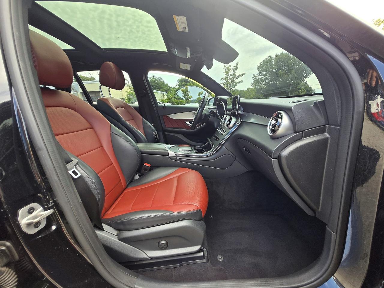 2022 MERCEDES-BENZ GLC 300 4MATIC — снимка 5