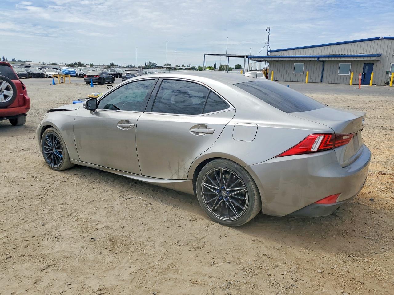 2016 LEXUS IS 200T — снимка 2