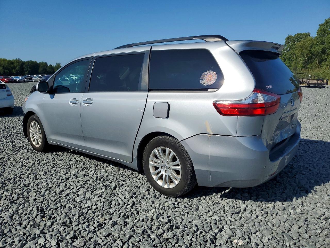 2016 TOYOTA SIENNA XLE 8-PASSENGER — снимка 2