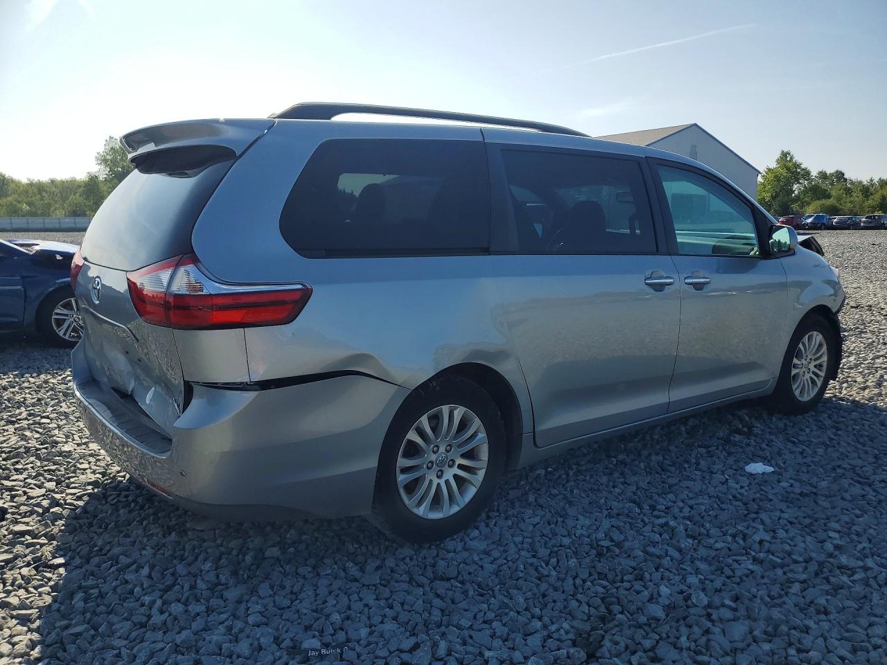 2016 TOYOTA SIENNA XLE 8-PASSENGER — снимка 3