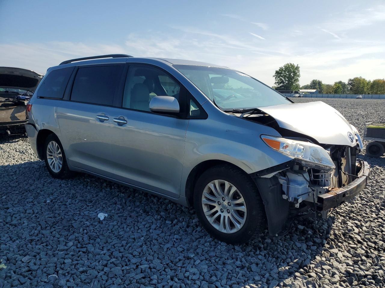 2016 TOYOTA SIENNA XLE 8-PASSENGER — снимка 4