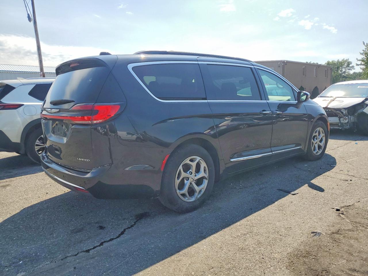 2023 CHRYSLER PACIFICA LIMITED — снимка 3