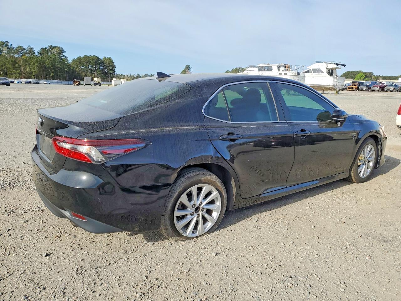 2021 TOYOTA CAMRY LE — снимка 3