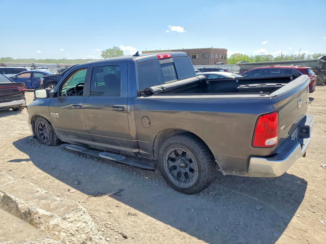 2019 RAM 1500 CLASSIC SLT — снимка 2