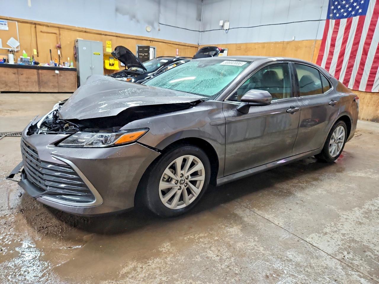 2022 TOYOTA CAMRY LE