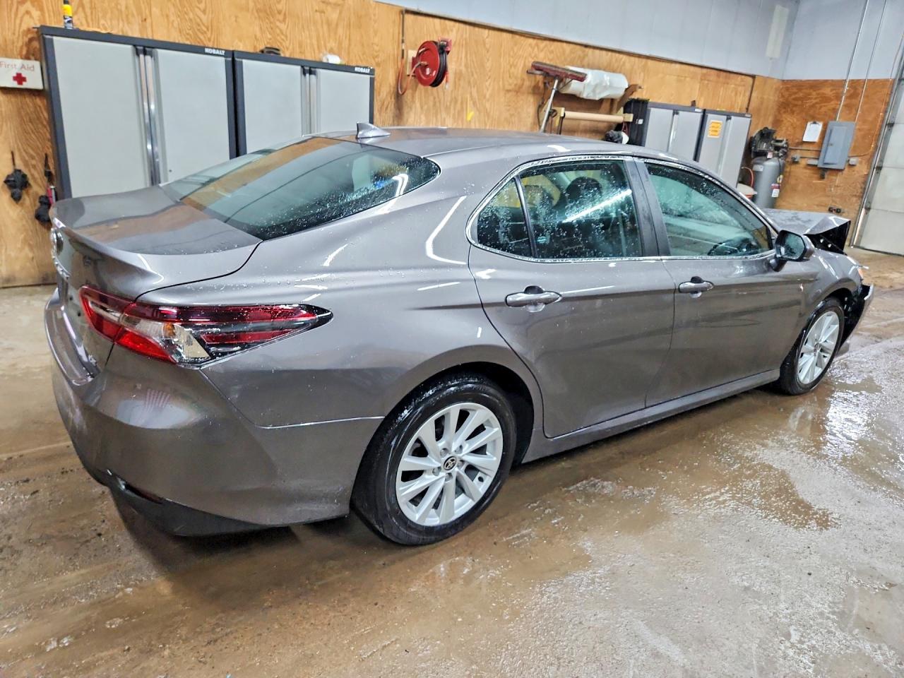 2022 TOYOTA CAMRY LE — снимка 3