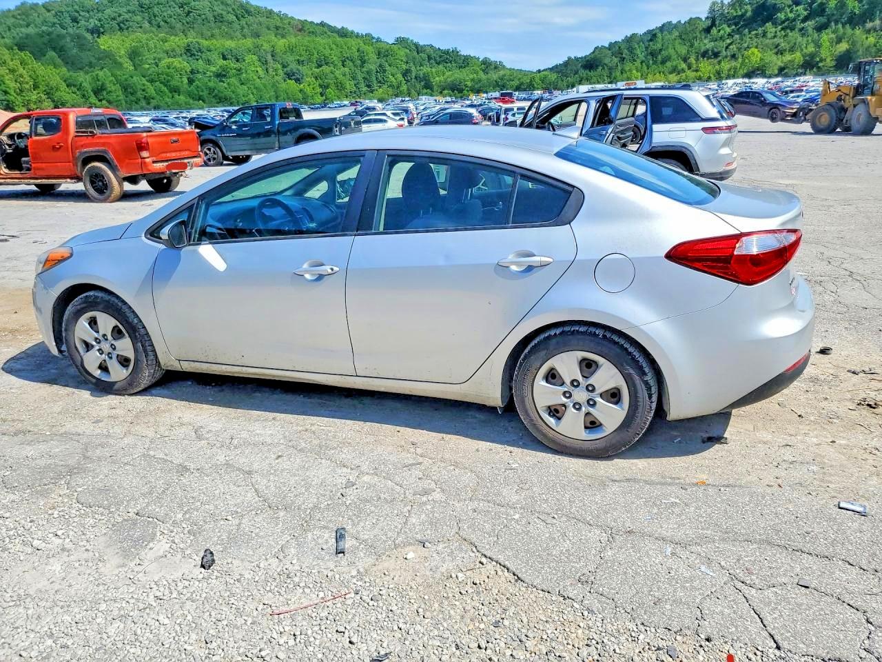 2016 KIA FORTE LX — снимка 2